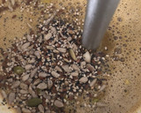 Foto del paso 3 de la receta: Bizcocho bicolor de aguacate con semillas