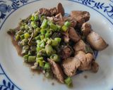 รูปขั้นตอนการทำที่ 3 ของ กะเพราตับไก่ คลีน
