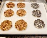 Foto del paso 10 de la receta Cookies blandas con cacahuetes, con chocolate y con coco