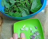 Foto langkah ke 1 dari resep Sayur bening bayam.