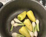 A picture of step 2 of Carne en su jugo.