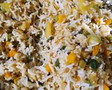 ચાઈનીઝ ફા્ઈડ રાઇસ (Chinese Fried Rice Recipe In Gujarati) રેસીપી સ્ટેપ7ફોટો