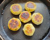 A picture of step 5 of Pattis(Left over bhaji).