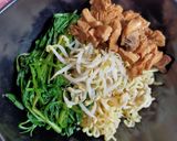 Foto langkah ke 6 dari resep Mie Kangkung ala Mall.