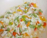 சிக்கன் பிரைட் ரைஸ் ரெசிபி ஸ்டேப் 3 புகைப்படம்