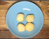 A picture of step 1 of Chatpati Aloo Ki Tikki.