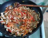 Zöldséges csípős rizstészta recept fázis 3 fotója