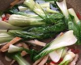 Gambar langkah 3 resipi Tumis Pak Choy Tofu Ikan.