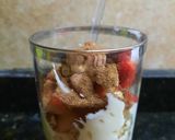 Foto del paso 5 de la receta: Copa de frutillas tipo cheesecake