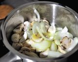 蘑菇濃湯(十分鐘完成)的食譜步驟2照片