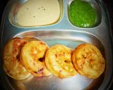A picture of step 4 of Urad dal vada (Medu vada).