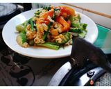 รูปขั้นตอนการทำที่ 4 ของ แตงกวาผัดไข่,,,🥚🥒🍅🥒🥚#กินผักรักสุขภาพ4