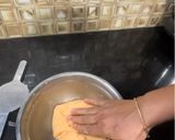 A picture of step 3 of Ribbon Pakoda.