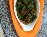 A picture of step 7 of Bhindi Masala.