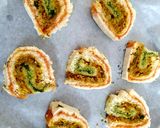 গোবি পিনহুইলস ইন হোয়াইট গ্রেভি (gobi pinwheels in white sauce gray recipe in Bengali) রেসিপির ধাপ 7 ছবি