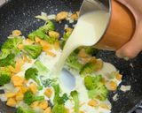 Foto langkah ke 4 dari resep Creamy Broccoli Pasta.