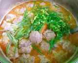 Hình bước làm 1 của món Bánh canh xương thịt viên