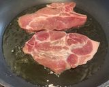 Foto del paso 1 de la receta: Chuletas de cerdo al ajillo