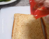 Foto langkah ke 1 dari resep Simply Spinach Toast.