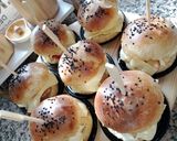 صورة لخطوة 2 من وصفة 🍔همبورغر بخبز خفيف ريشة 🍔