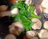 Foto langkah ke 4 dari resep Sup Ayam Jamur Kuping.