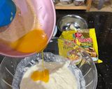 Foto langkah ke 2 dari resep Garlic Cheese Bread.