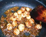Hình bước làm 2 của món Còi sò điệp xào cay