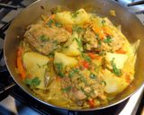 Foto del paso 4 de la receta: Muslos de pollo estofados al curry