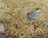 Foto langkah ke 4 dari resep Mie Tek-Tek Goreng.