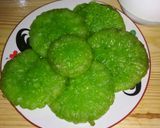 Foto langkah ke 8 dari resep Cucur pandan.