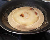 Foto del paso 4 de la receta: Ternera con salsa de vino manzanilla y ajo con higos