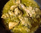 A picture of step 7 of Hariyali Chicken (Green Chicken Curry).