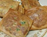 Foto langkah ke 3 dari resep Martabak Telur Isi Kornet.