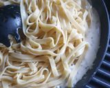 Une image de l'étape 4 de Tagliatelles crémeuses à l'ail et aux champignons #tablierdor2023.