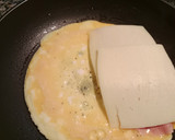 Foto del paso 2 de la receta: Omelette de tomate, queso y jamón york