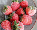 Foto del paso 1 de la receta: Tortitas con fresas y sirope de fresa