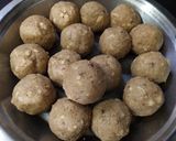 गोंद बाजरे के लड्डू (gond bajre ke ladoo recipe in Hindi) रेसिपी चरण 4 फोटो