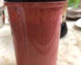 A picture of step 2 of Strawberry banana smoothie bowl.