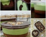 Foto langkah ke 4 dari resep BROWKAT lumer (brownies + avocado mousse + chocolate ganache) no mixer #BrowniesAlpukat.