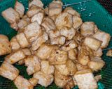 Foto langkah ke 1 dari resep Tumis sawi ijo tahu pedas.