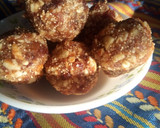 A picture of step 3 of Dates ladoo.