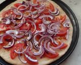 Tonhalas es szalámis pizza recept fázis 6 fotója
