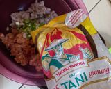 Foto langkah ke 3 dari resep Lumpia Ayam Udang Jamur Enoki.
