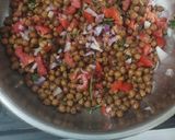 A picture of step 2 of Black Chickpeas Salad.