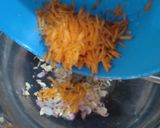 Foto langkah ke 3 dari resep Pastel isi Bihun (Kulit Pastel_2 bahan).