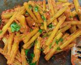 A picture of step 5 of Drumstick tomato curry.