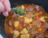 Foto del paso 4 de la receta Ternera guisada con pimientos y cebolla