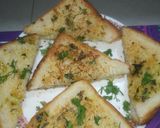 गार्लिक ब्रेड /चीझ गार्लिक ब्रेड (Garlic bread recipe in marathi) रेसिपी स्टेप 5 फोटो 
