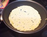 Foto del paso 2 de la receta: Tortita de calabacín rellena de acelgas, pavo y queso