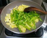 A picture of step 5 of Asparagus and Creamy Scrambled Eggs (Simple Recipe).